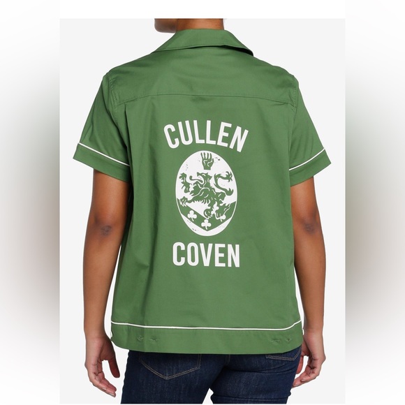 Hot Topic Tops - HOT TOPIC The Twilight Saga Bella Swan green button down bowling top NWT